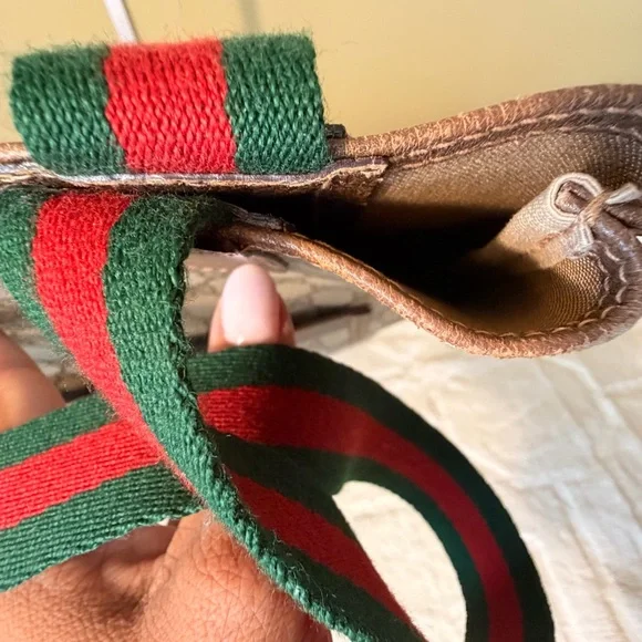 Gucci Beige and Brown Signature Tote - Picture 13 of 16